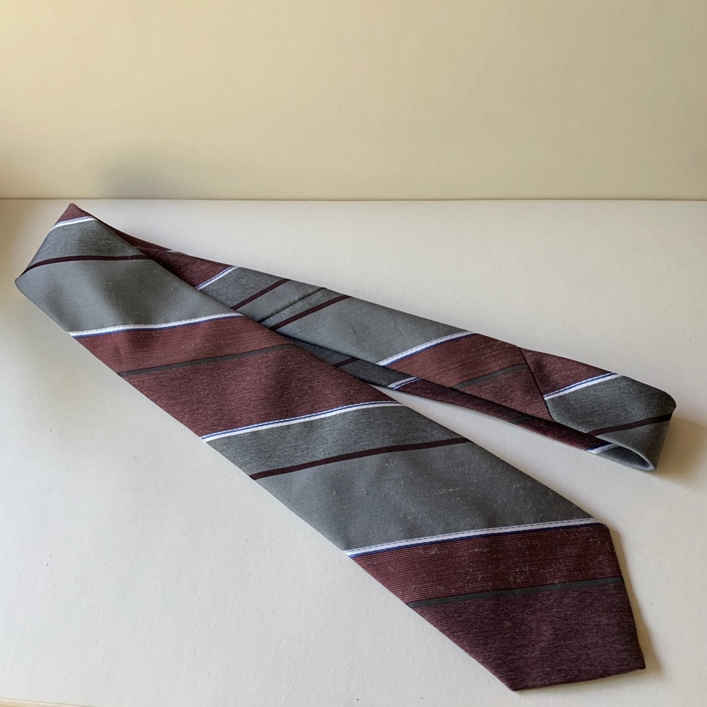 Ettiene Aigner designer tie, striped necktie